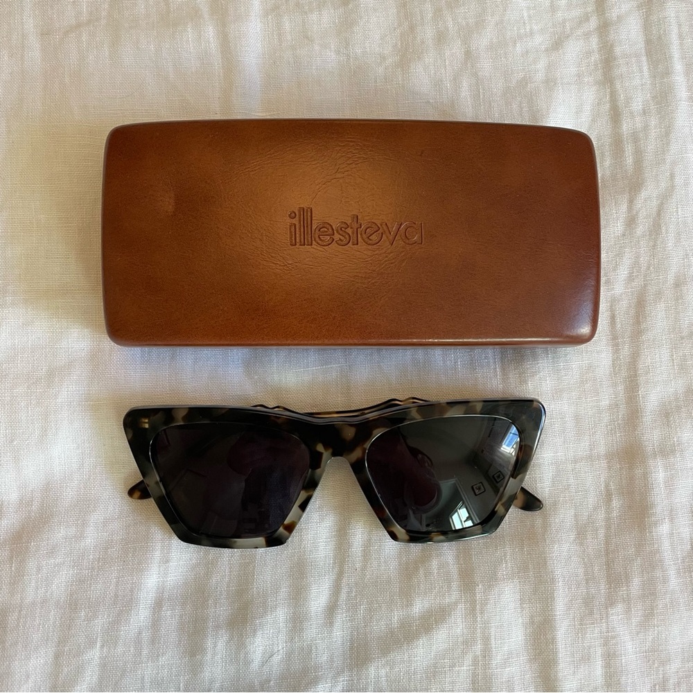 Illesteva Lisbon Tortoiseshell Sunglasses